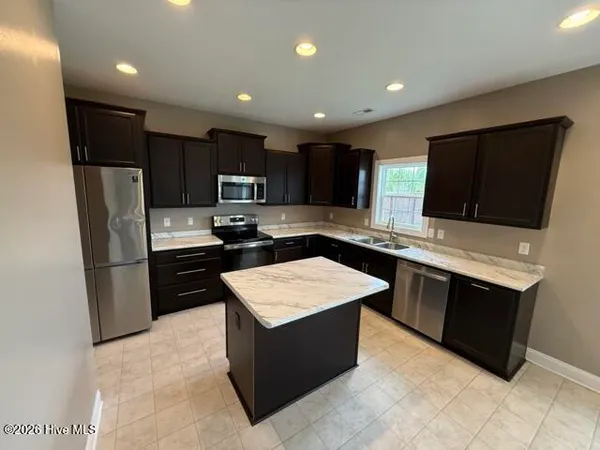 $2,050 | 203 Moonstone Court, Jacksonville, NC 28546