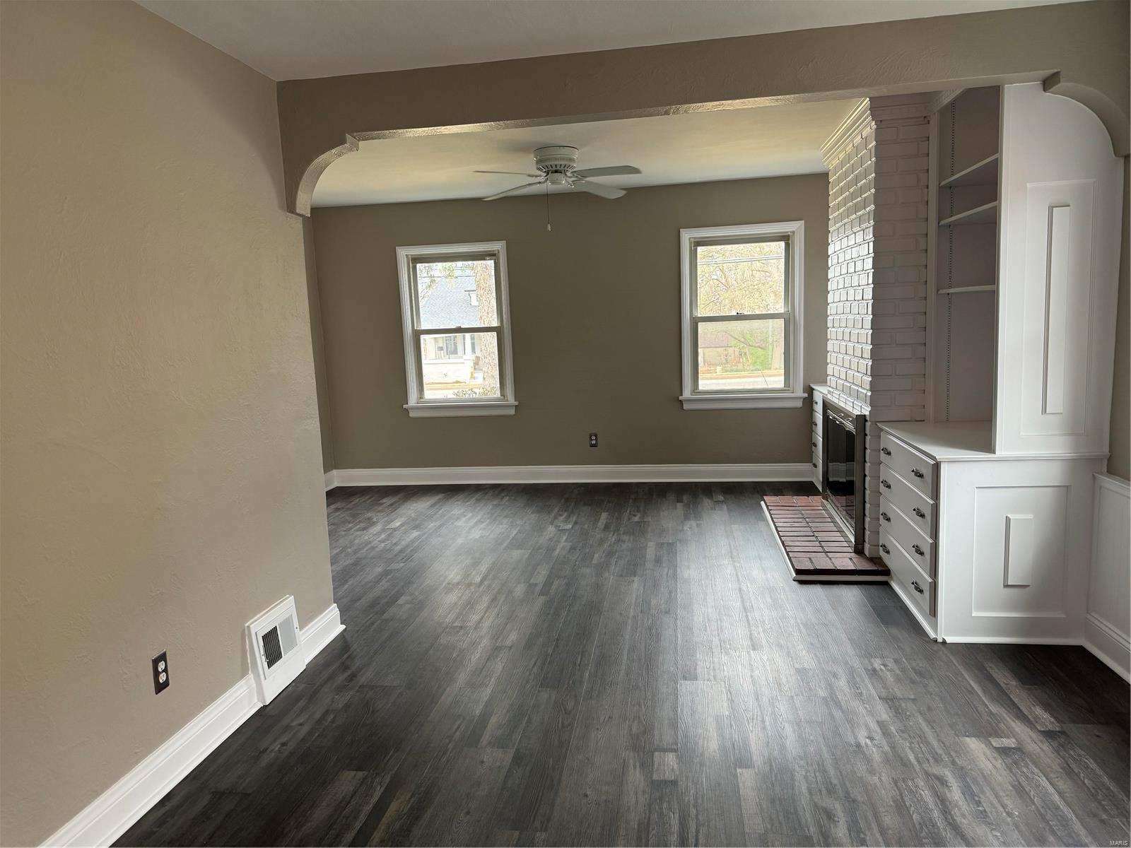 8916 Lackland Road St. Louis, MO 63114 - Photo 4 of 11 Gallery Image 4