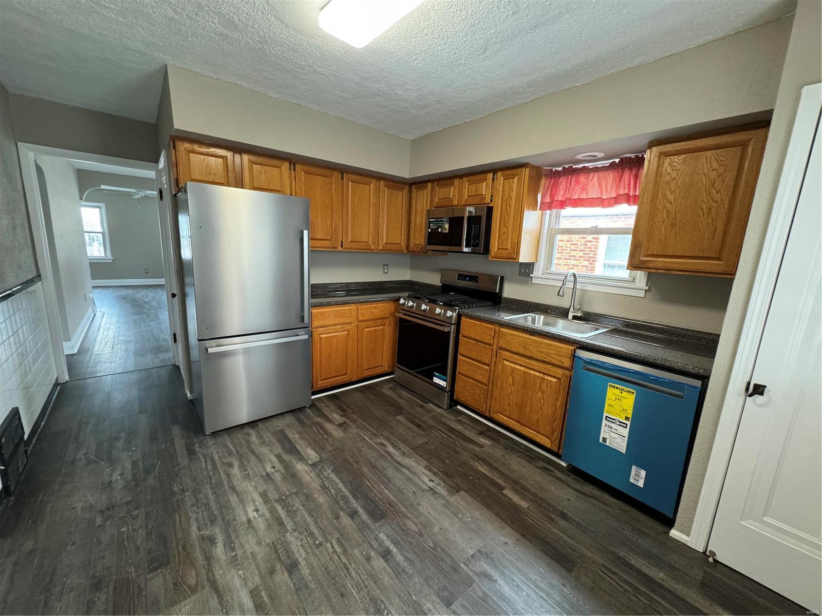 8916 Lackland Road St. Louis, MO 63114 - Photo 8 of 11 Gallery Image 8
