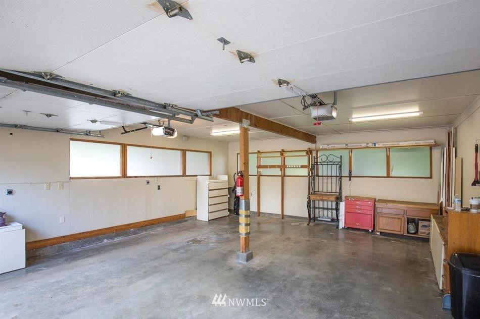 744 Miller Road Sequim, WA 98382 - Photo 39 of 40 a view of an empty room