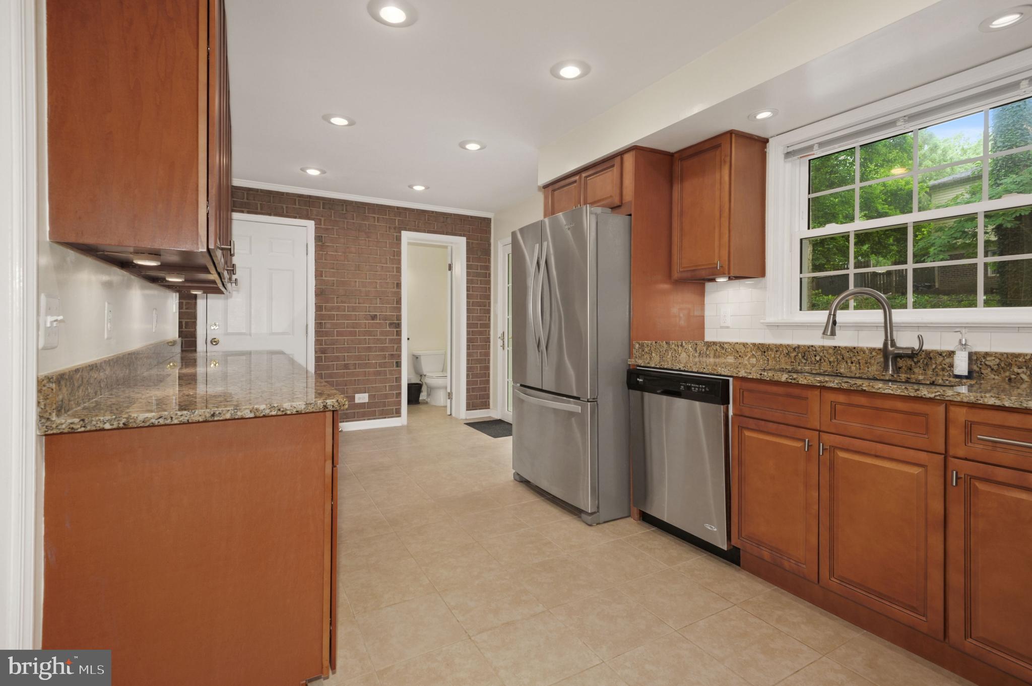 6724 Houndmaster Road Springfield, VA 22152 - Photo 12 of 45