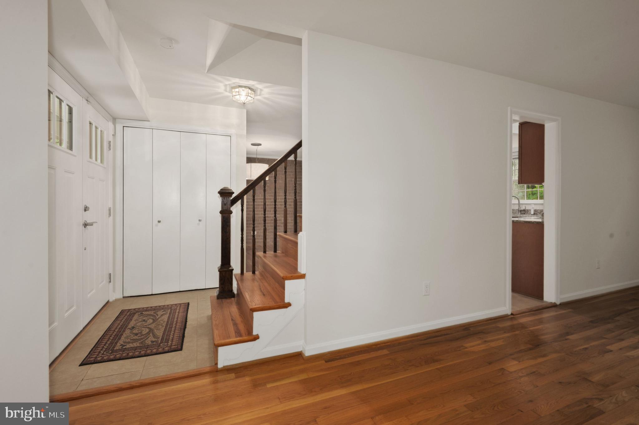 6724 Houndmaster Road Springfield, VA 22152 - Photo 5 of 45