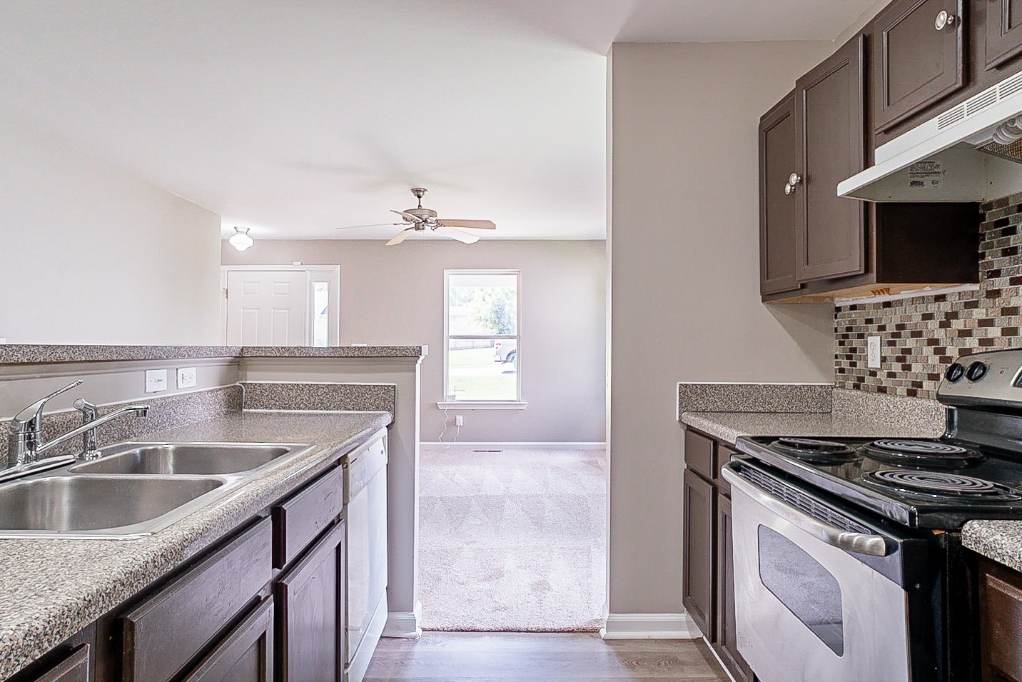 2852 Hydes Ferry Road Nashville, TN 37218 - Photo 8 of 33 Gallery Image 8