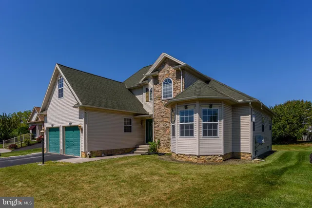 $350,000 | 322 Fox Knoll Court, Hanover, PA 17331