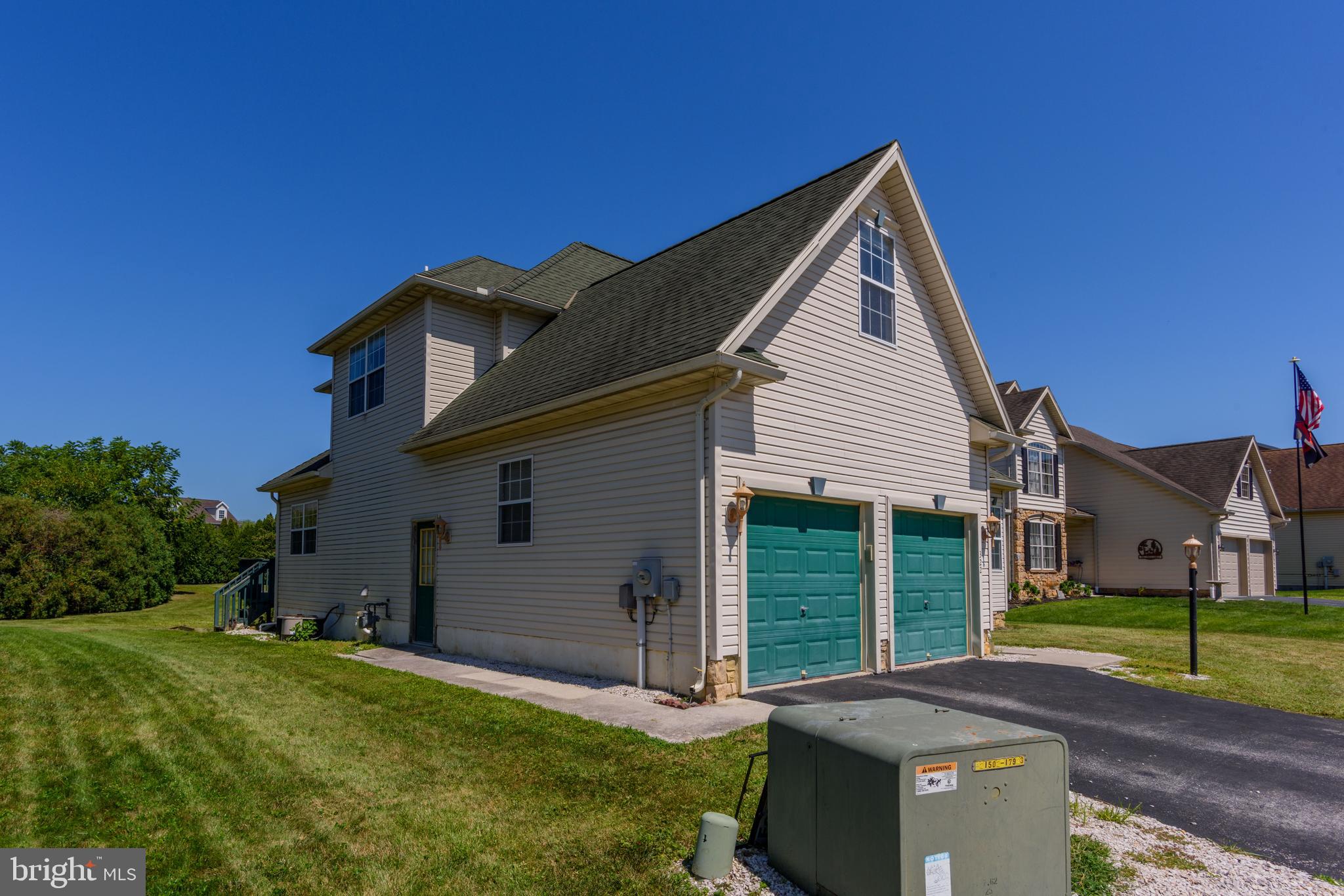 322 Fox Knoll Court Hanover, PA 17331 - Photo 3 of 28