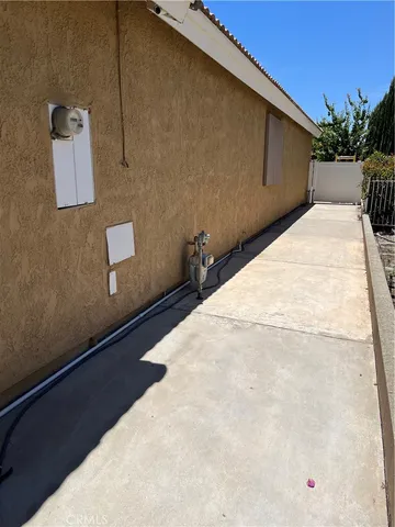 $380,000 | 10980 Bel Air Drive, Cherry Valley, CA 92223