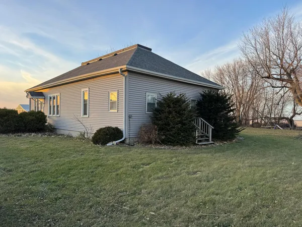 $83,000 | 24543 630th Avenue, Alden, MN 56009
