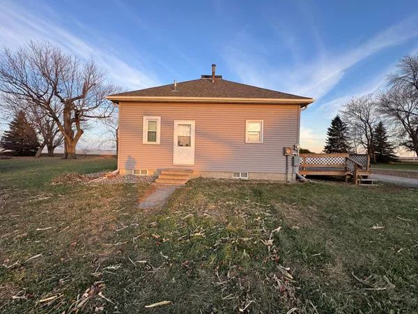 $83,000 | 24543 630th Avenue, Alden, MN 56009