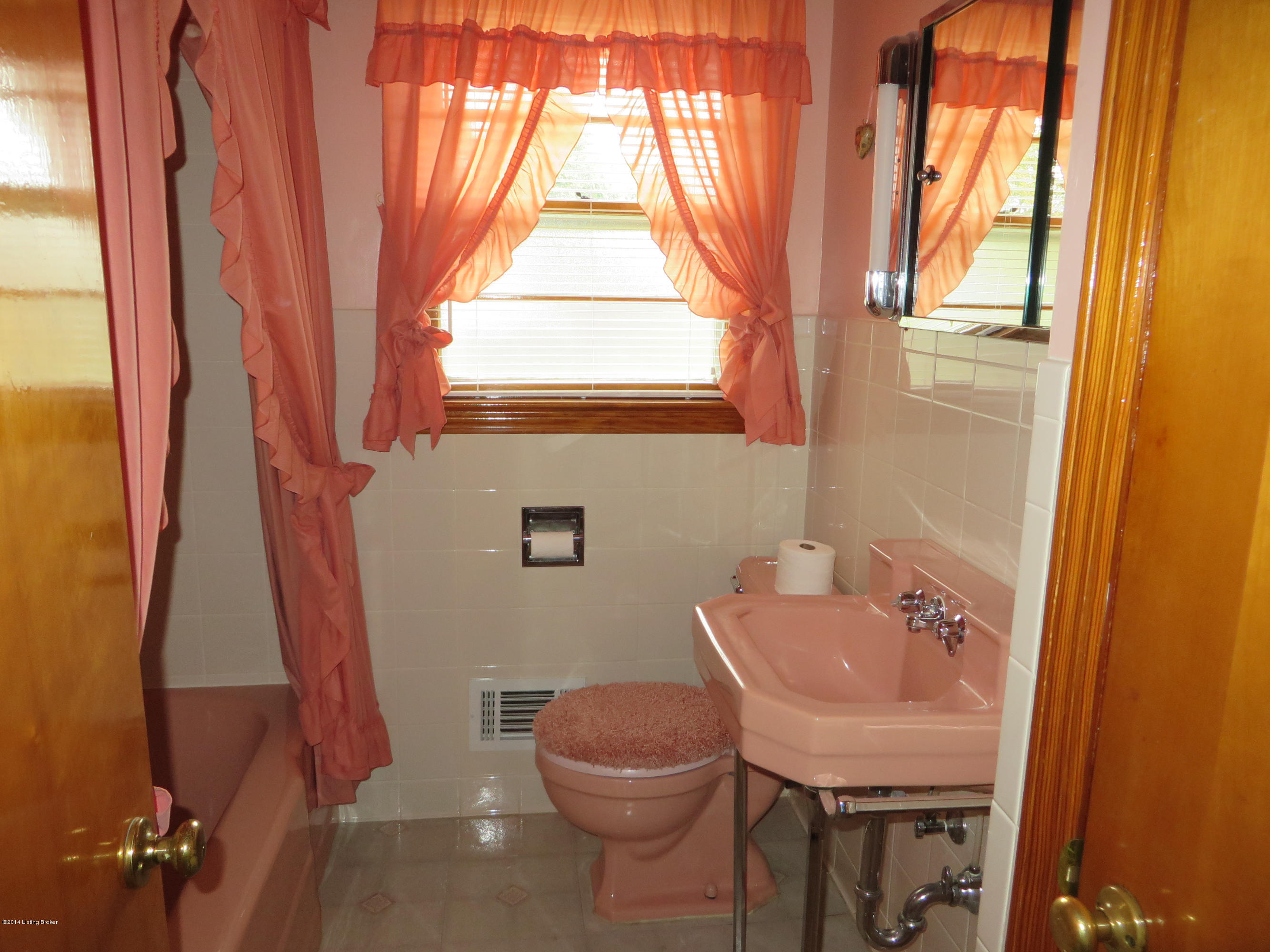 4212 Dover Road Louisville, KY 40216 - Photo 15 of 25 IMG_3752