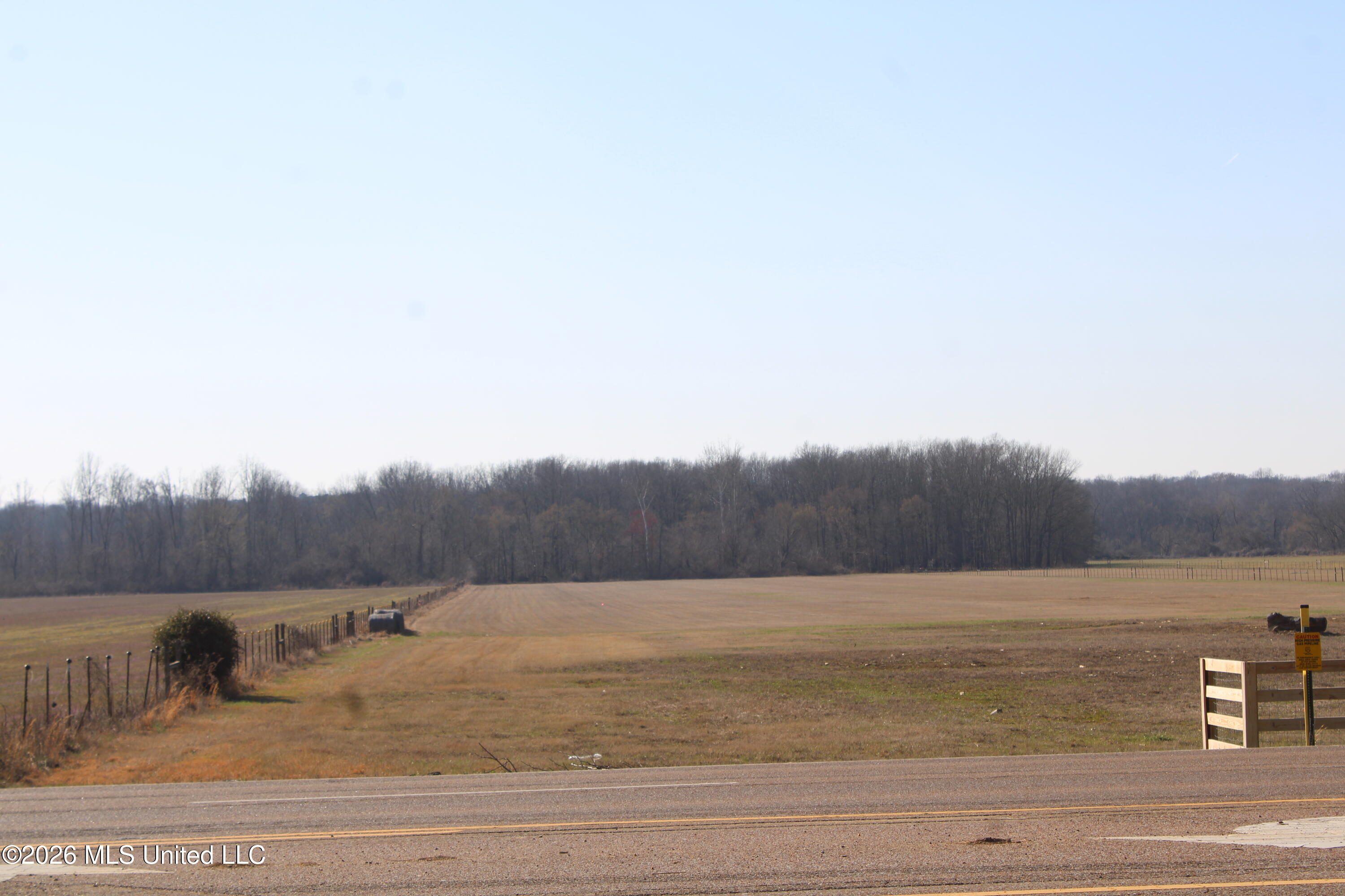 1815 Craft Road Olive Branch, MS 38654 - Photo 2 of 27 IMG_7438