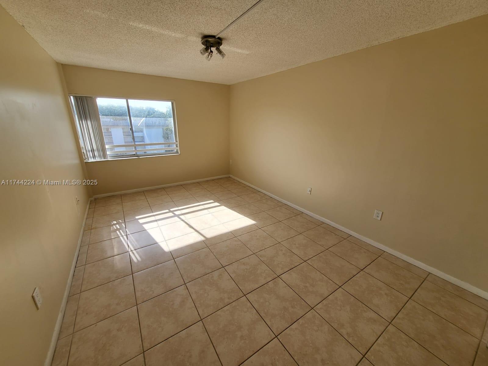 711 North Pine Island Road, Unit 407 Plantation, FL 33324 - Photo 8 of 11