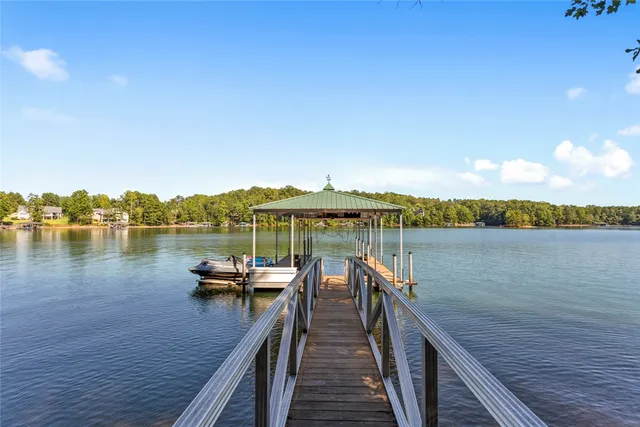 $797,500 | 509 Peninsula Road, West Union, SC 29696