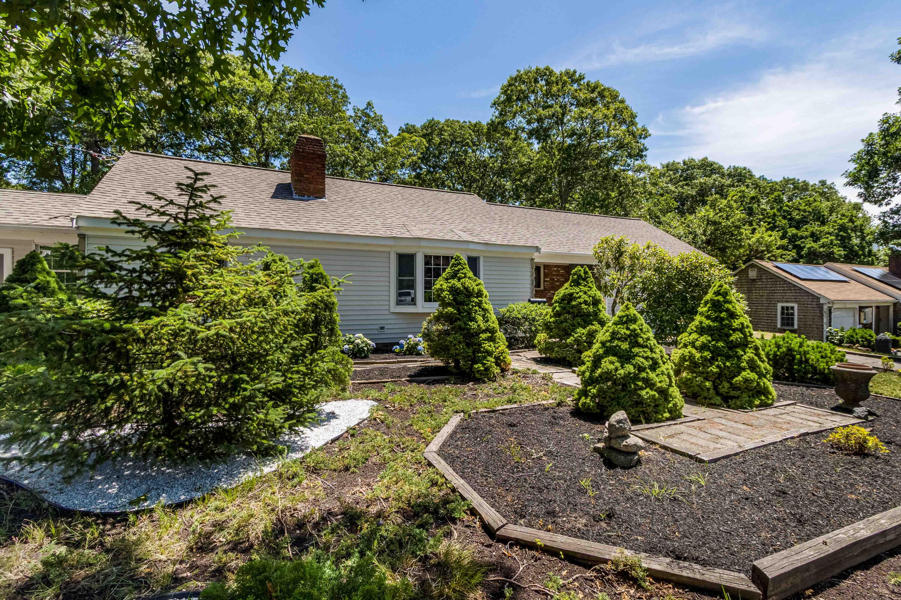 32 Davis Road South Yarmouth, MA 02664 - Photo 4 of 25 IMG_0708-Edit