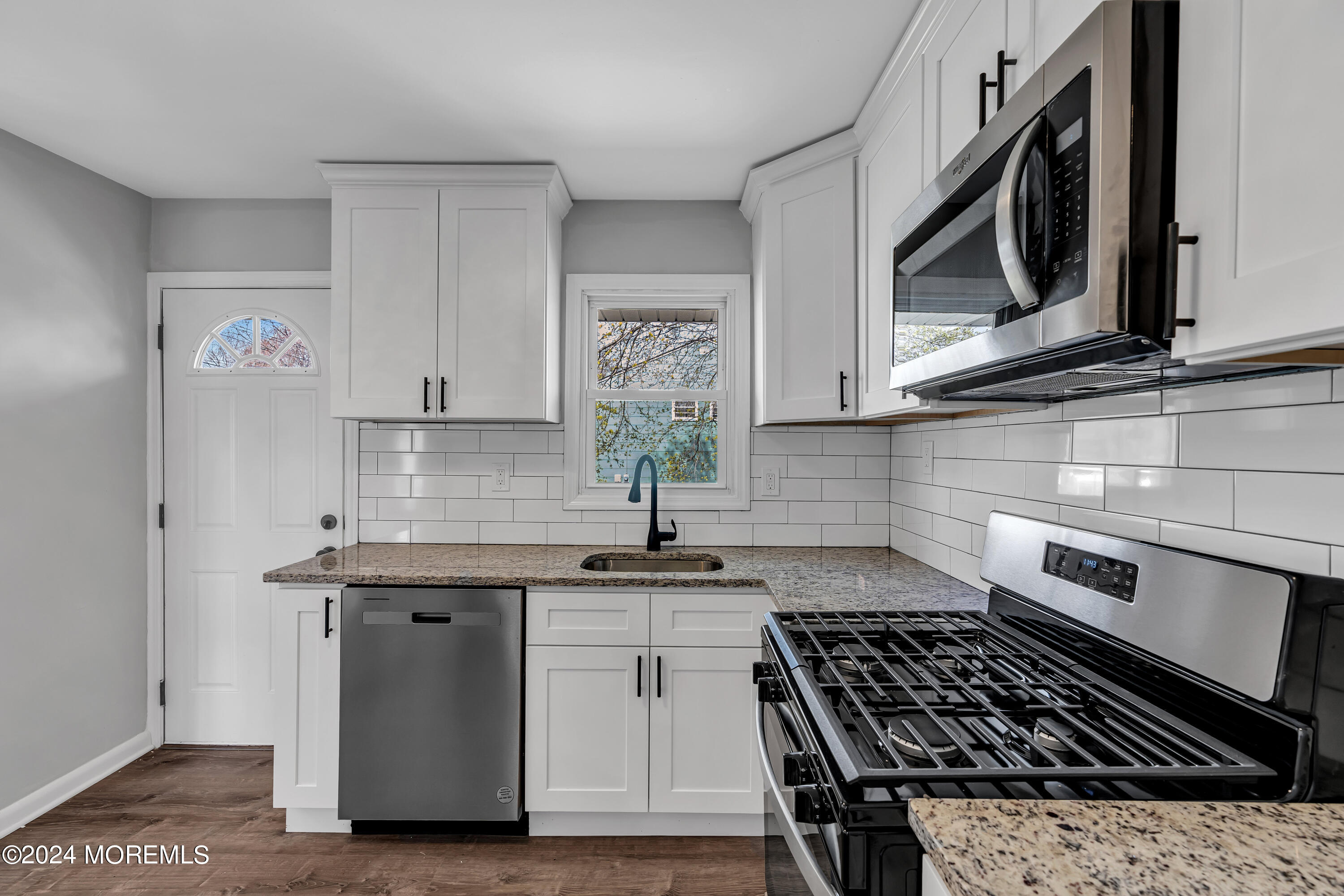 7 Squirrel Road Neptune Township, NJ 07753 - Photo 9 of 34 014_dsc04451