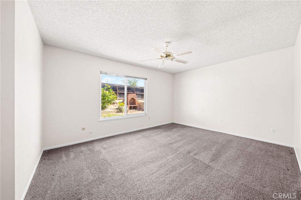 3151 Neptune Drive Riverside, CA 92503 - Photo 20 of 40 Primary bedroom