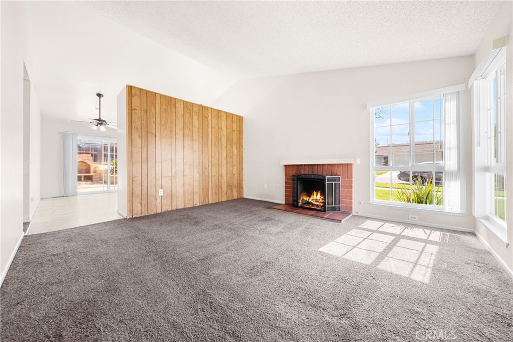 3151 Neptune Drive Riverside, CA 92503 - Photo 4 of 40 Family room