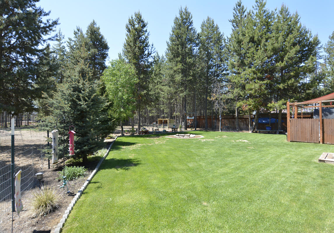 17251 Gadwall Road Bend, OR 97707 - Photo 6 of 27 06