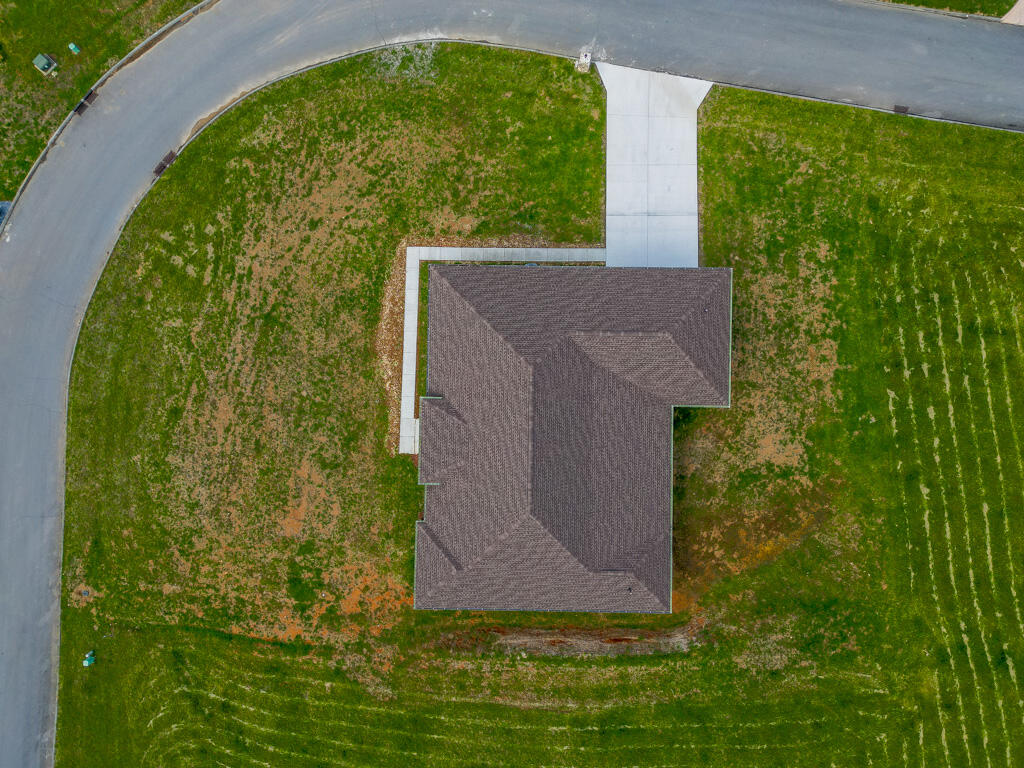 1235 Reynolds Road Piney Flats, TN 37686 - Photo 6 of 45 dji_fly_20230427_172706_141_168273043468