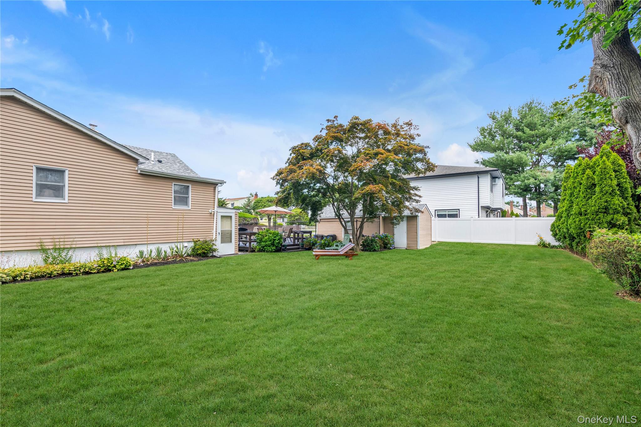 369 Maple Avenue East Meadow, NY 11554 - Photo 16 of 20
