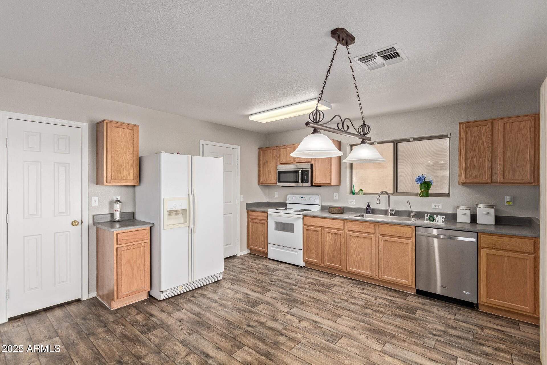 3234 South Bowman Road Apache Junction, AZ 85119 - Photo 12 of 48 Kitchen