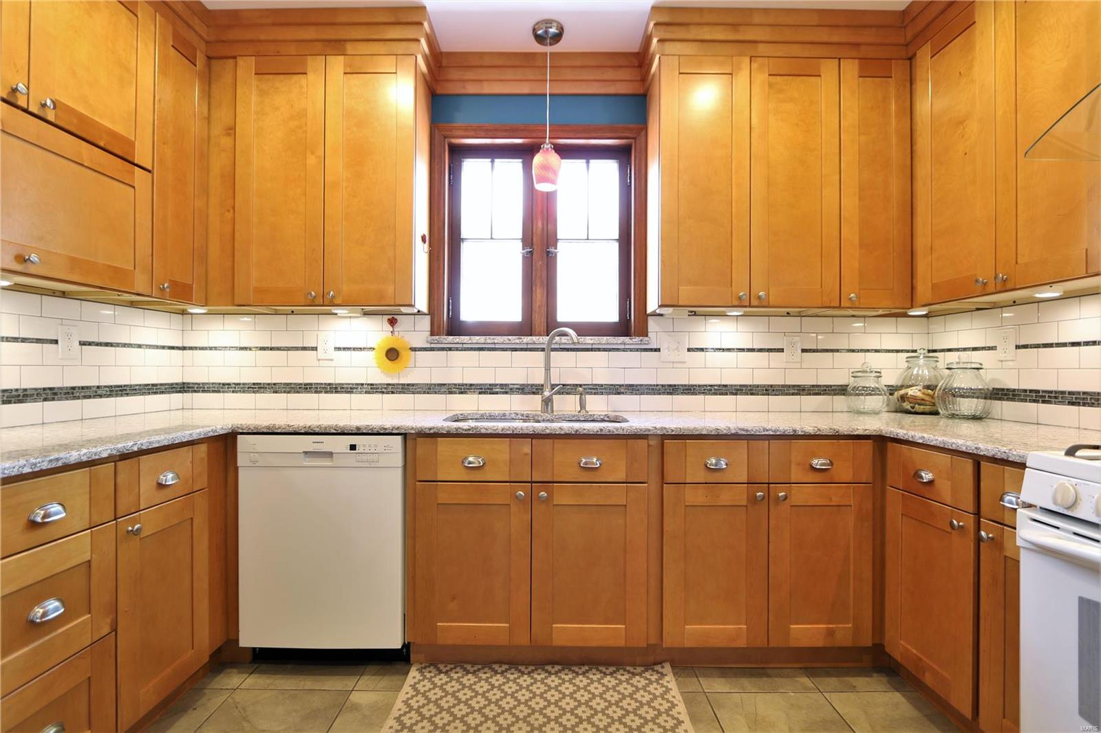 5711 Rosa Avenue St. Louis, MO 63109 - Photo 11 of 36 Gallery Image 11