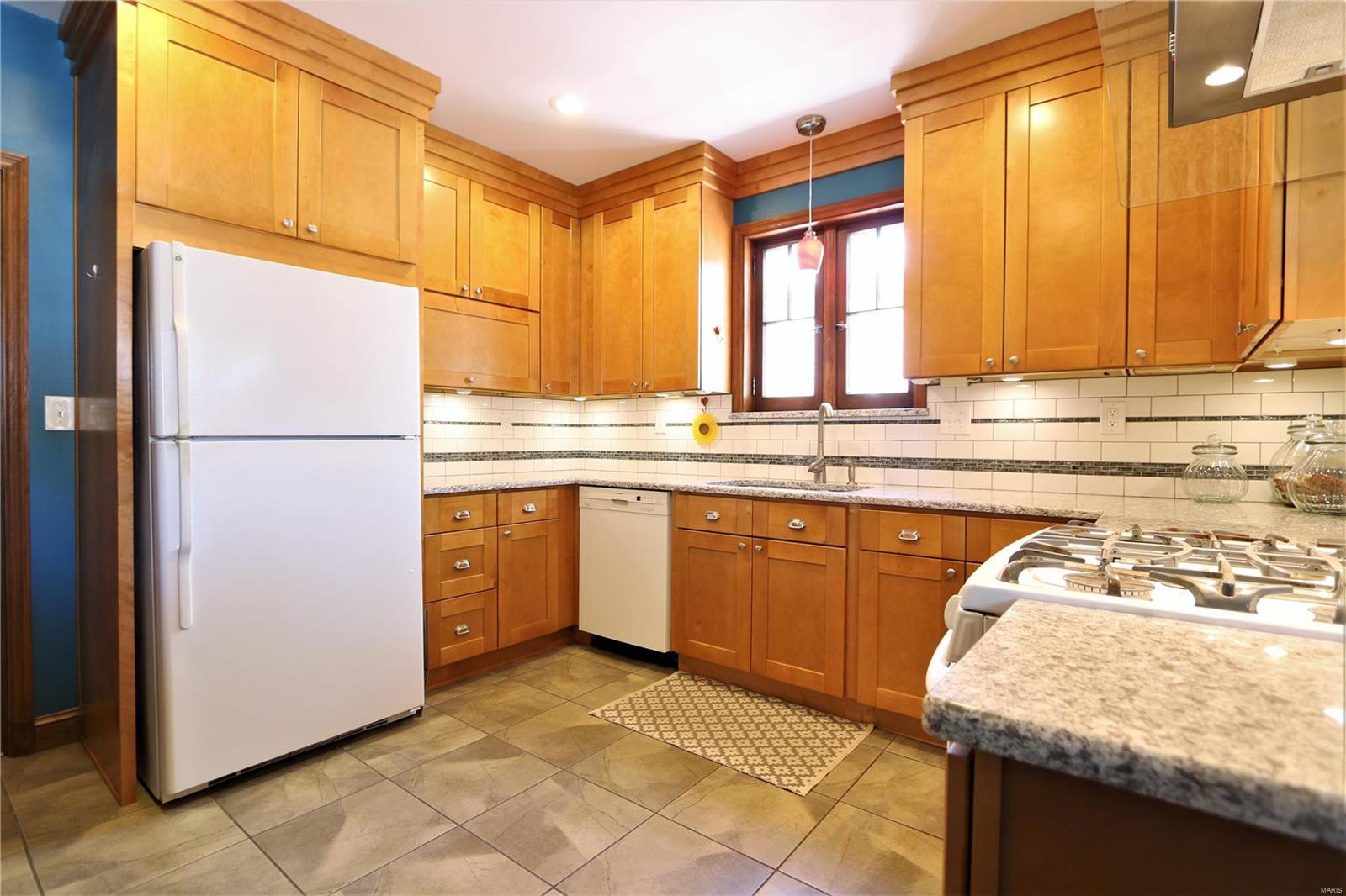 5711 Rosa Avenue St. Louis, MO 63109 - Photo 15 of 36 Gallery Image 15