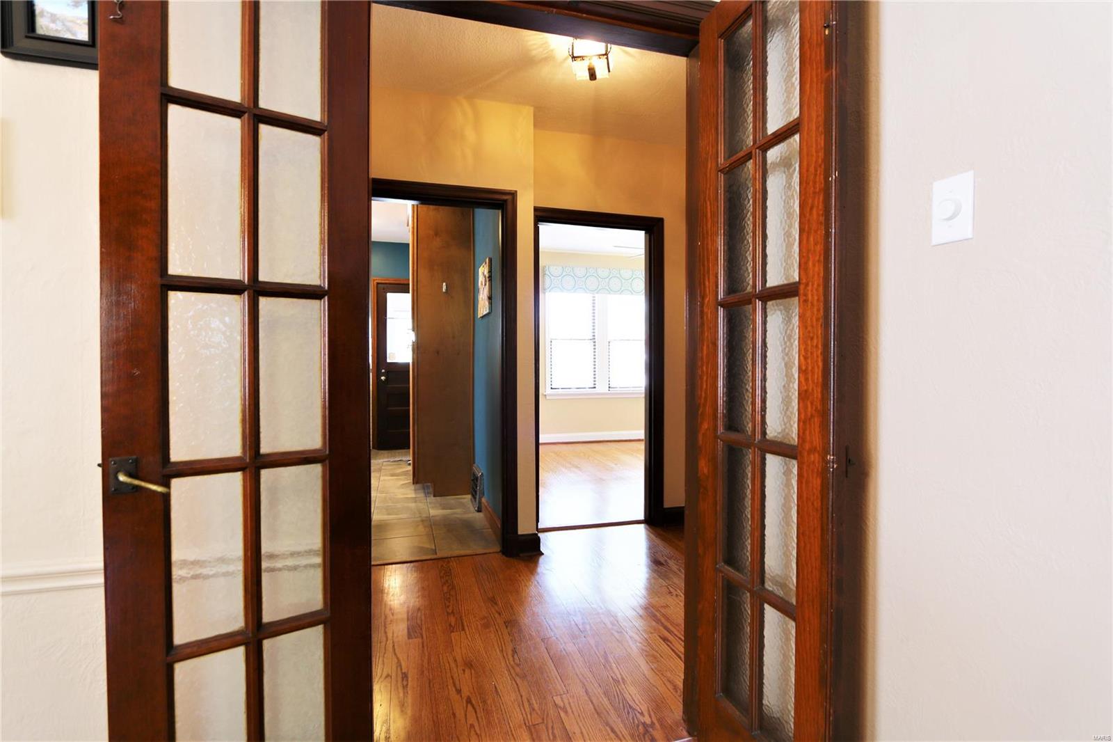 5711 Rosa Avenue St. Louis, MO 63109 - Photo 9 of 36 Gallery Image 9