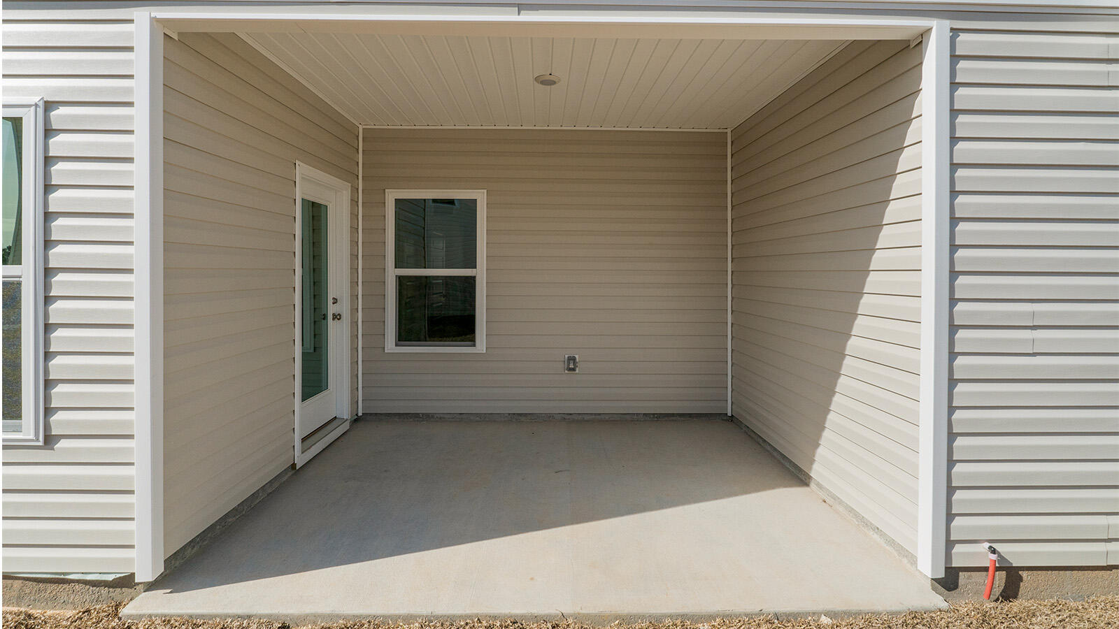 81 Bluebeech Street Freeport, FL 32439 - Photo 28 of 40 81_Bluebeech_Street_26_Back_Patio