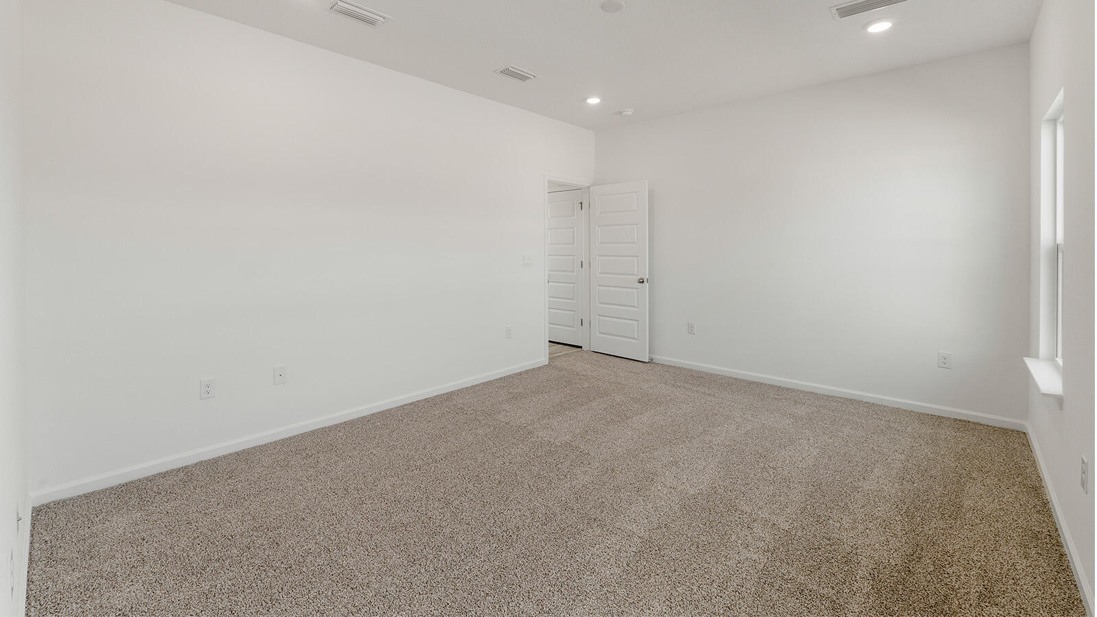 81 Bluebeech Street Freeport, FL 32439 - Photo 8 of 40 81_Bluebeech_Street_8_Primary_Bedroom