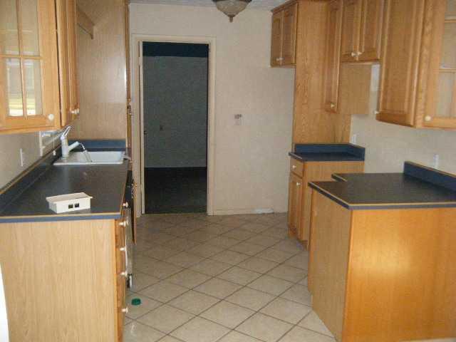 708 Howard Road Greenwood, IN 46142 - Photo 3 of 18 Gallery Image 3