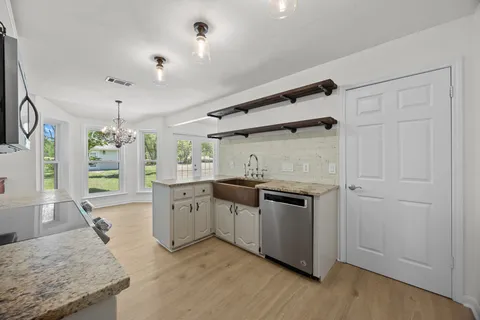 $525,000 | 11019 Southwest Oaks, Austin, TX 78737
