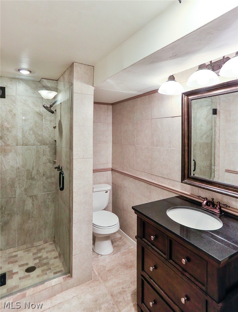 2427 Chatham Road Akron, OH 44313 - Photo 32 of 33 Gallery Image 32