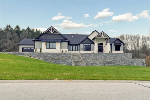 $2,199,000 | 32170 Bent Oak Trail, Niles, MI 49120