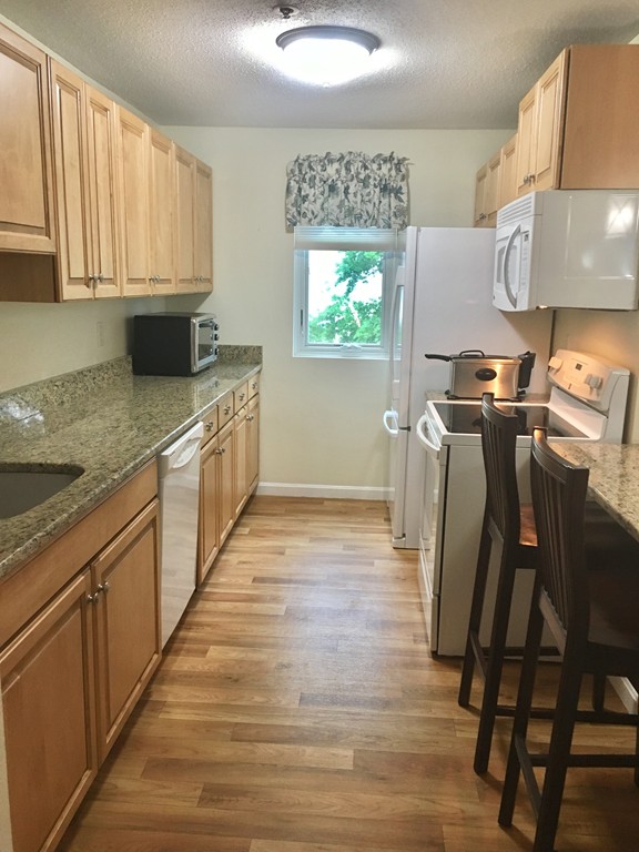 36 Dunham Road, Unit 202 Beverly, MA 01915 - Photo 9 of 19 Gallery Image 9