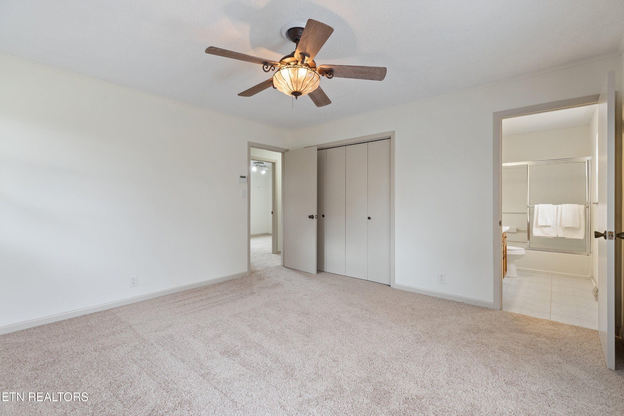 912 Naples Road Knoxville, TN 37923 - Photo 23 of 49 a view of an empty room