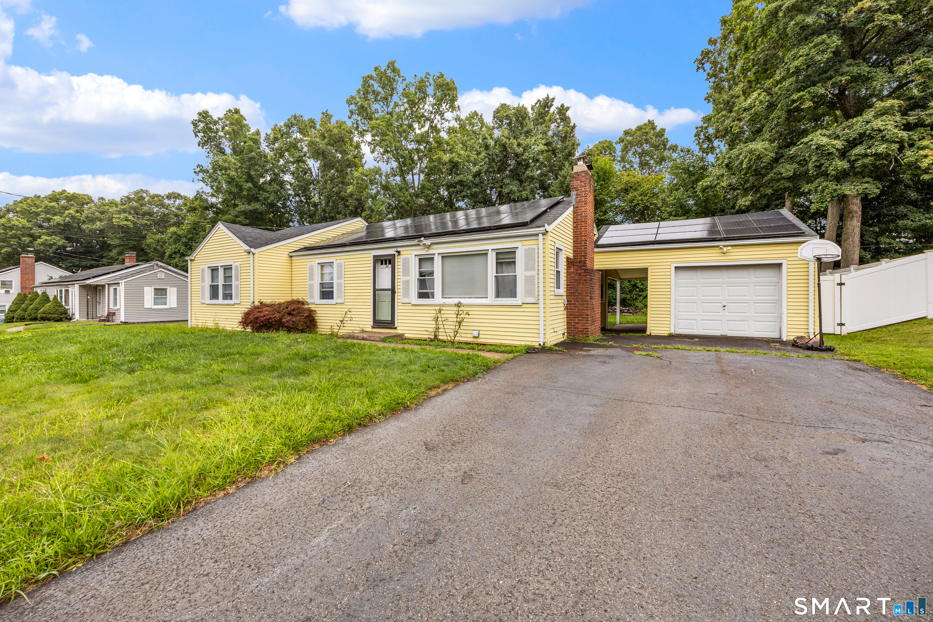 58 Robin Hill Road Meriden, CT 06450 - Photo 2 of 18 Gallery Image 2