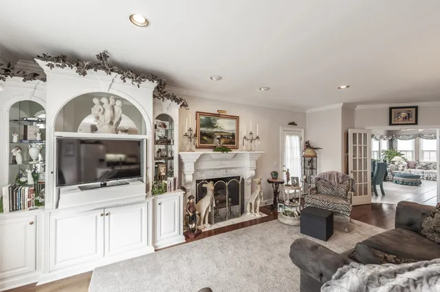 $1,200,000 | 111 Governors Point Boulevard, Hendersonville, TN 37075