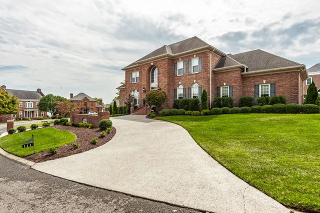 $1,200,000 | 111 Governors Point Boulevard, Hendersonville, TN 37075