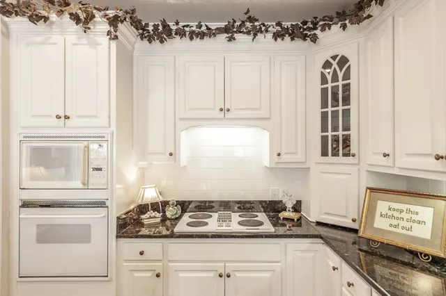 $1,200,000 | 111 Governors Point Boulevard, Hendersonville, TN 37075