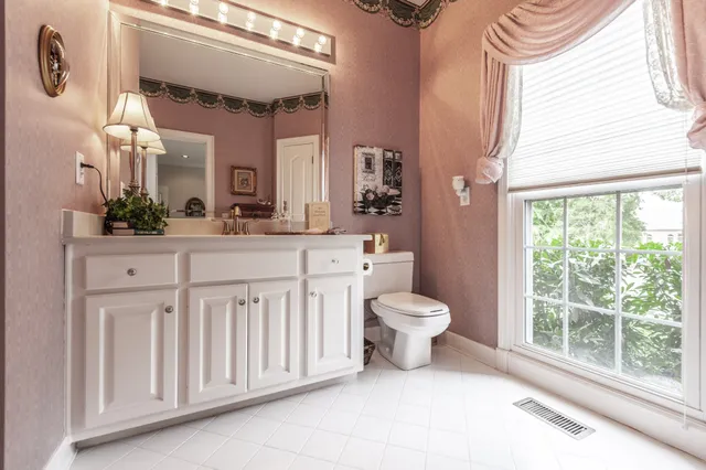 $1,200,000 | 111 Governors Point Boulevard, Hendersonville, TN 37075