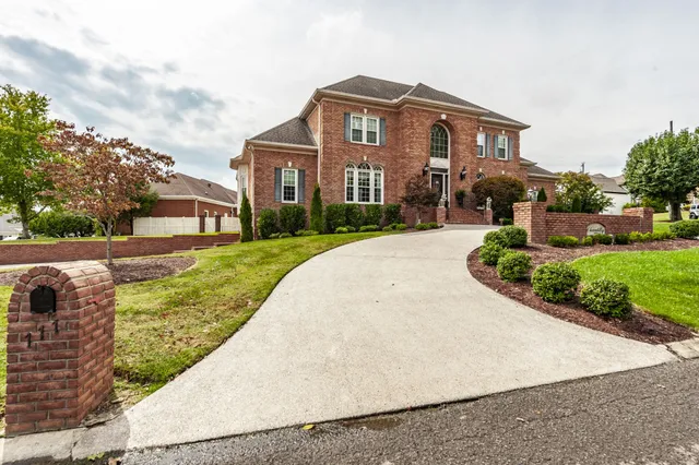 $1,200,000 | 111 Governors Point Boulevard, Hendersonville, TN 37075