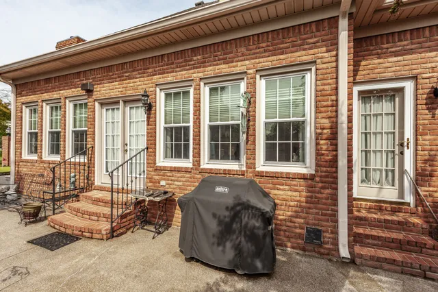 $1,200,000 | 111 Governors Point Boulevard, Hendersonville, TN 37075