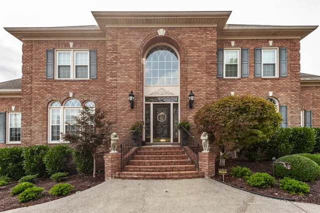 $1,200,000 | 111 Governors Point Boulevard, Hendersonville, TN 37075