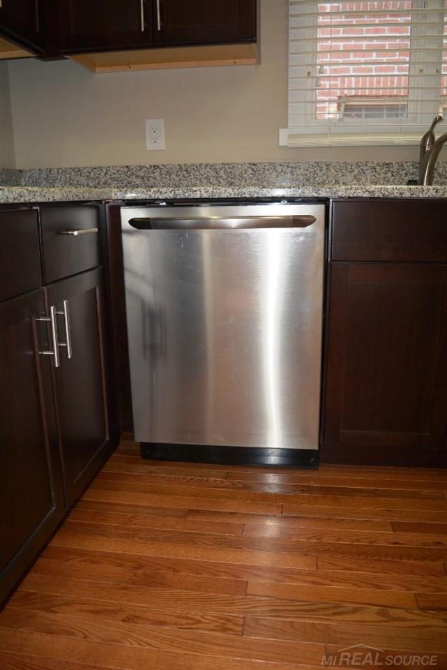 885 Neff Road Grosse Pointe, MI 48230 - Photo 10 of 39 31251213-9.JPG