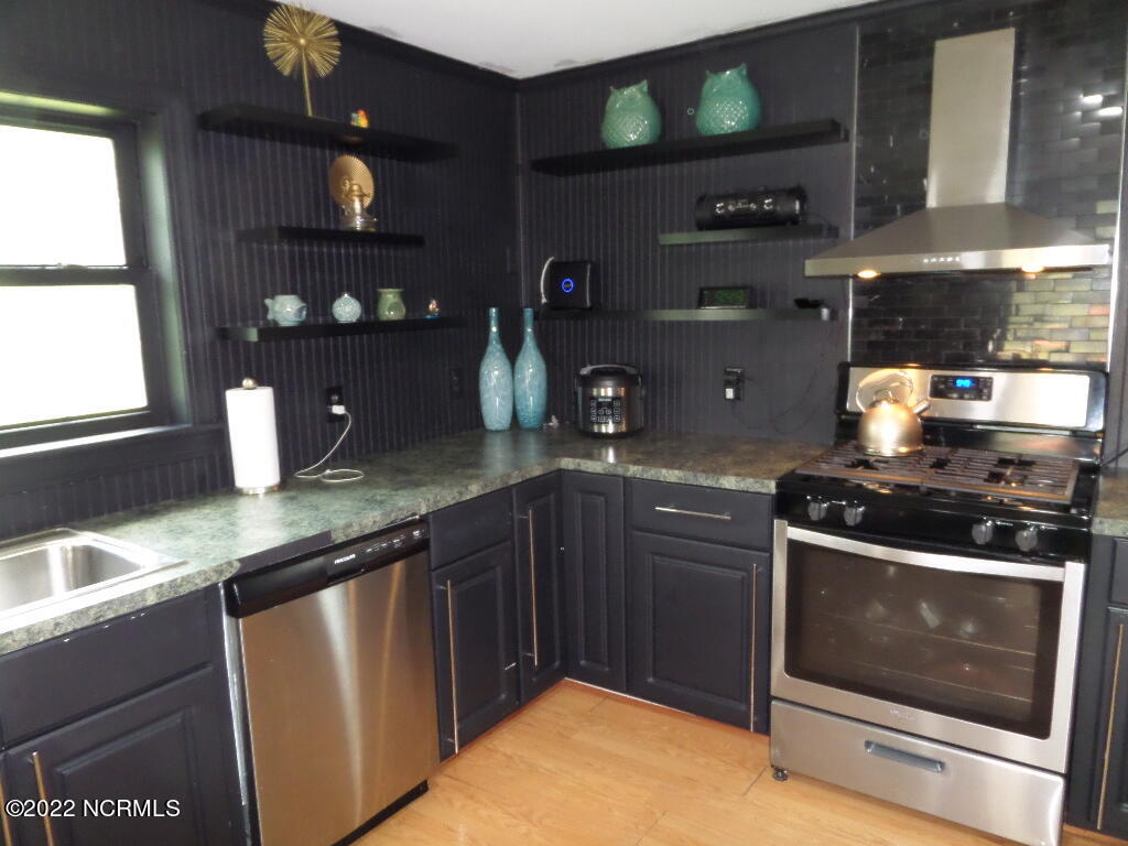 1901 Puddin Hill Road Scranton, NC 27875 - Photo 14 of 69 Kitchen