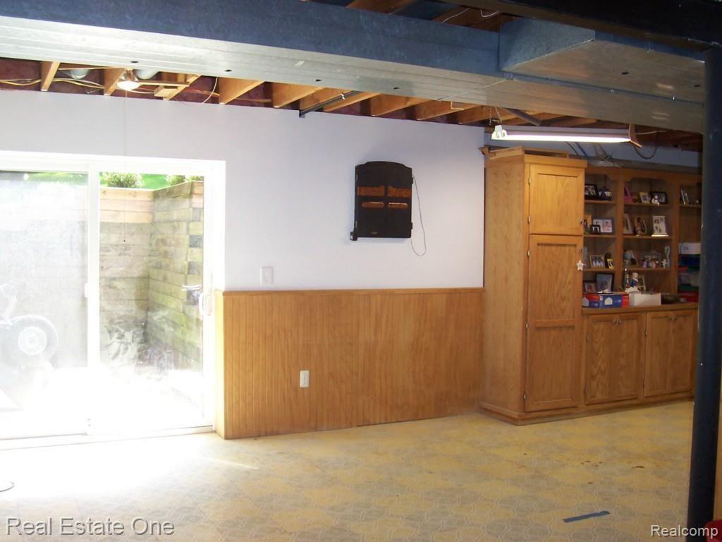 5735 Becker Drive Rochester, MI 48306 - Photo 31 of 39 005 (2).jpg