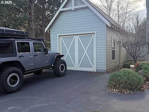 11122 Bunk House Lane Redmond, OR 97756 - Photo 3 of 30