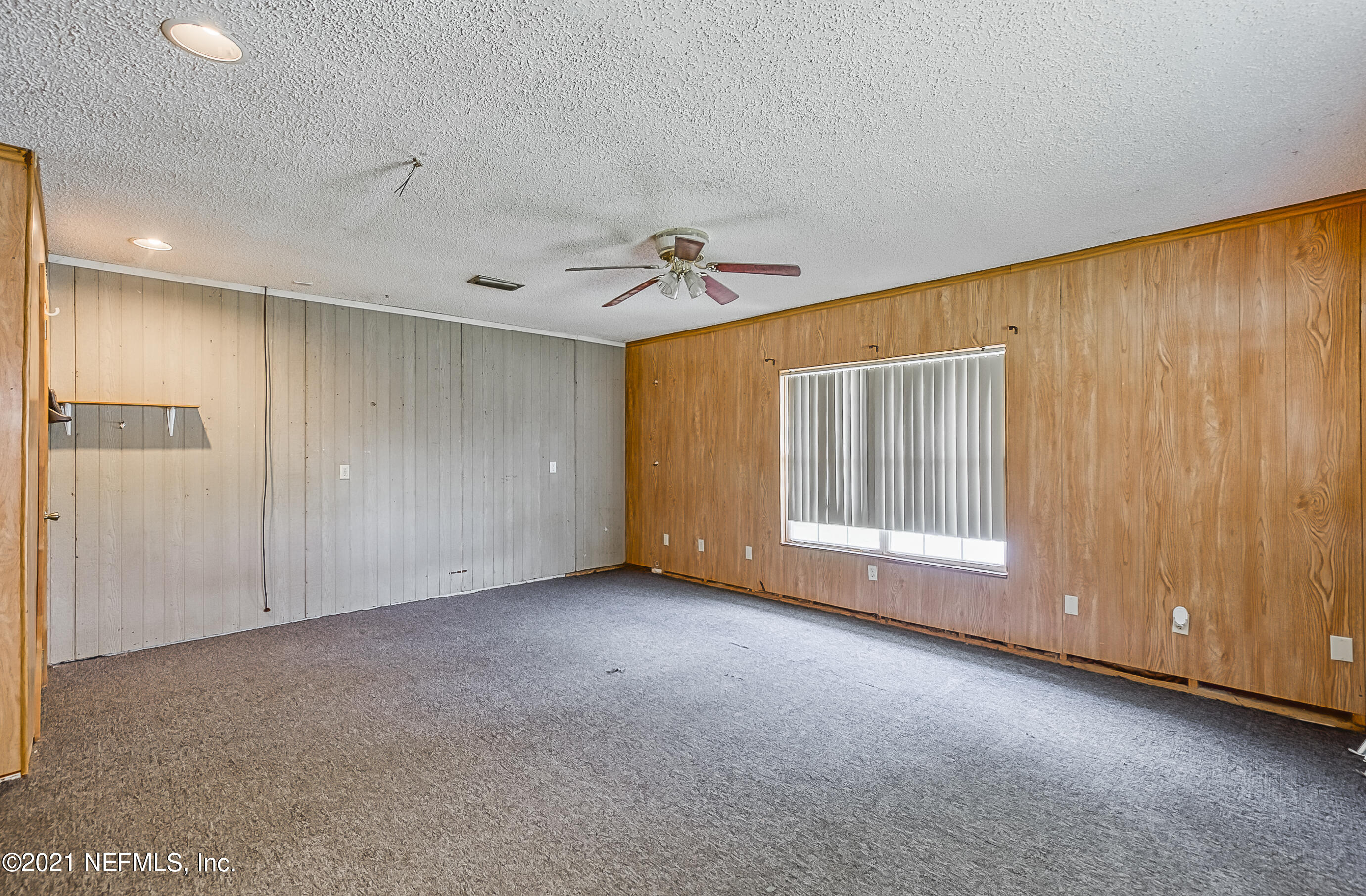 54212 Armstrong Road Callahan, FL 32011 - Photo 38 of 47 a view of an empty room with a window