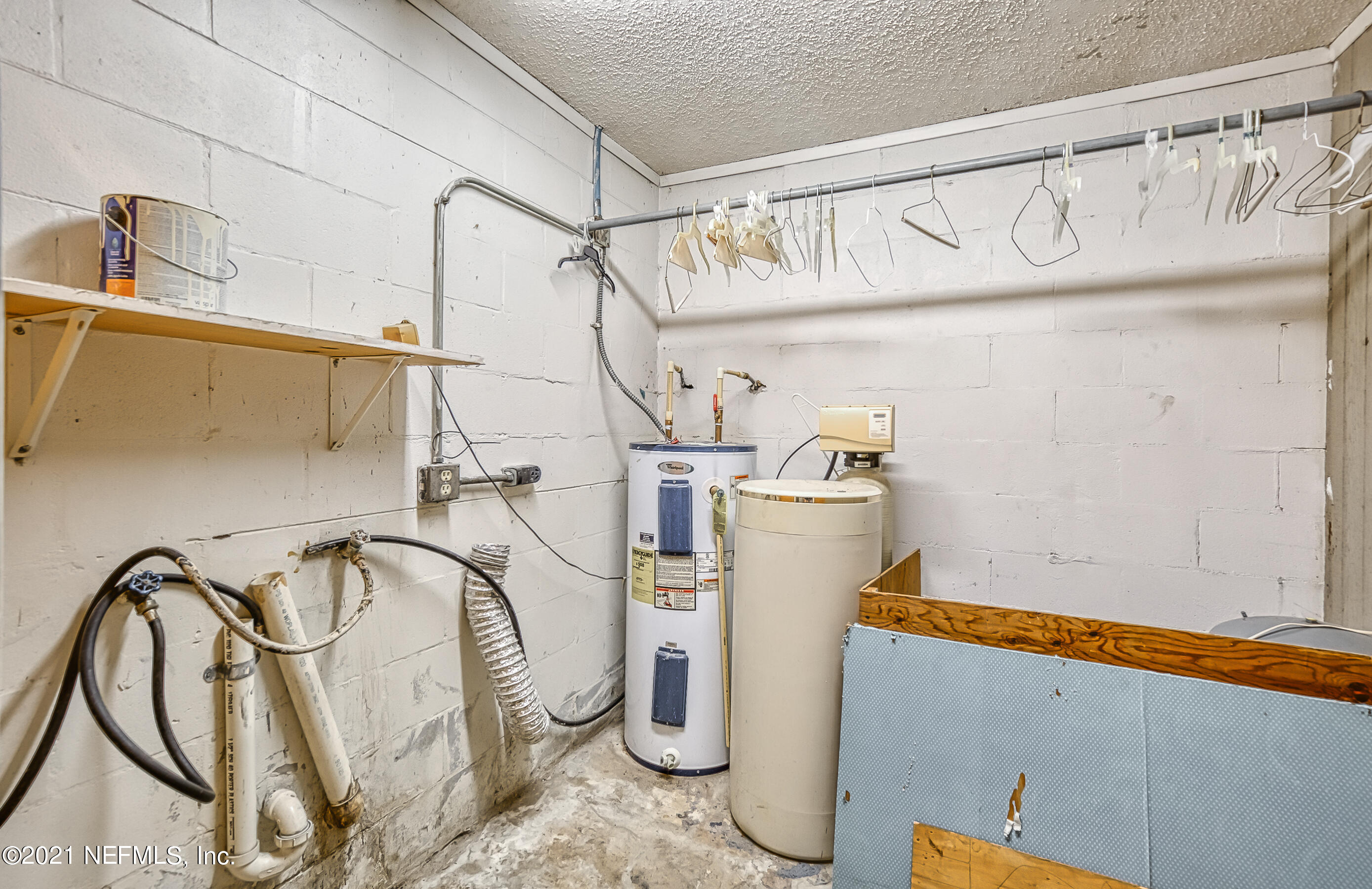 54212 Armstrong Road Callahan, FL 32011 - Photo 39 of 47 a utility room with dryer and washer