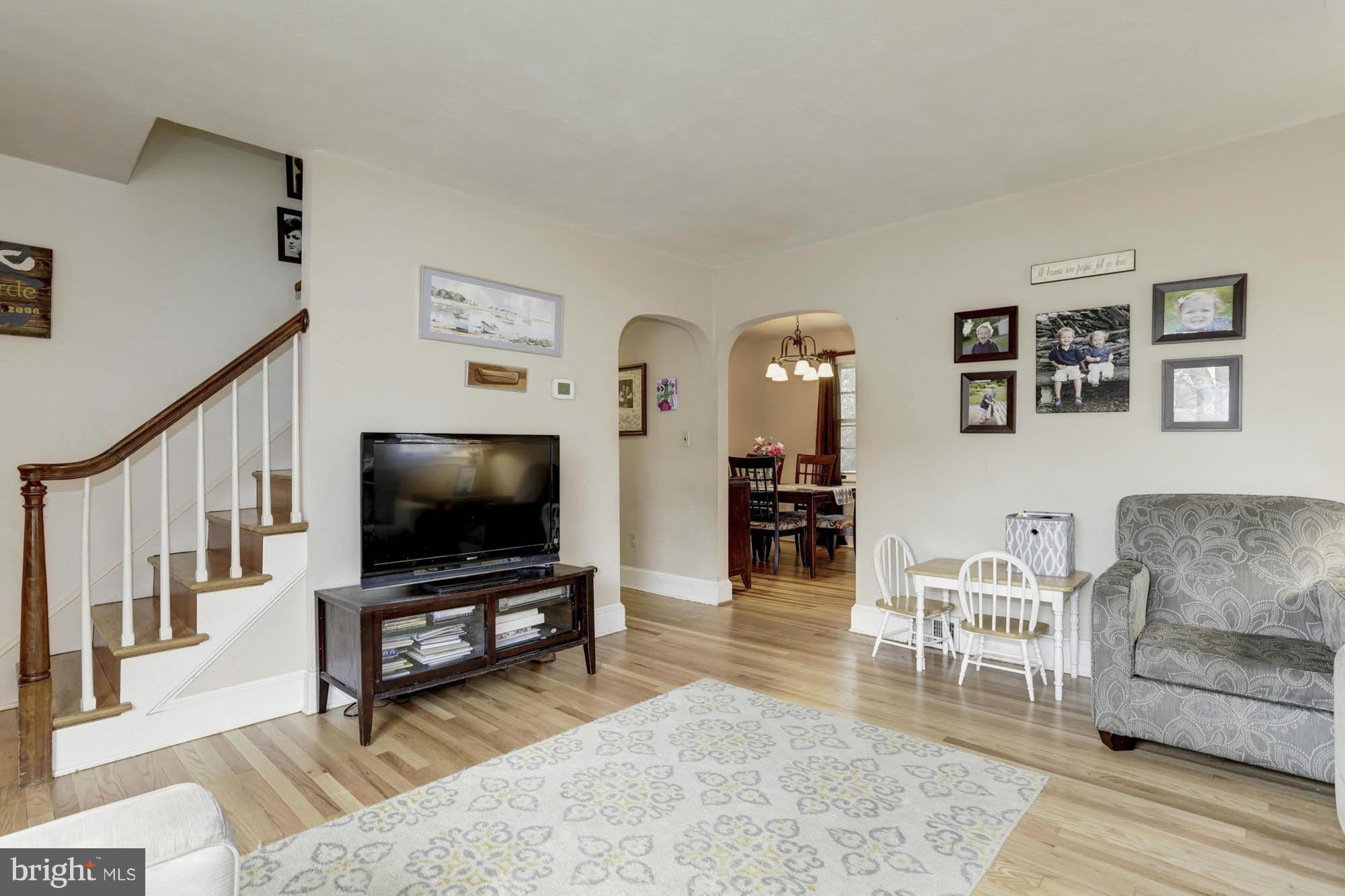 213 Gibson Road Annapolis, MD 21401 - Photo 5 of 30 Updated Neutral Interiors with Original Archways